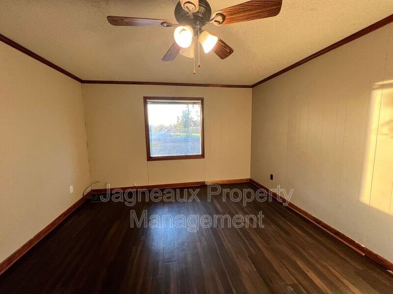 4121 Ridgecrest St - Photo 4 of 10