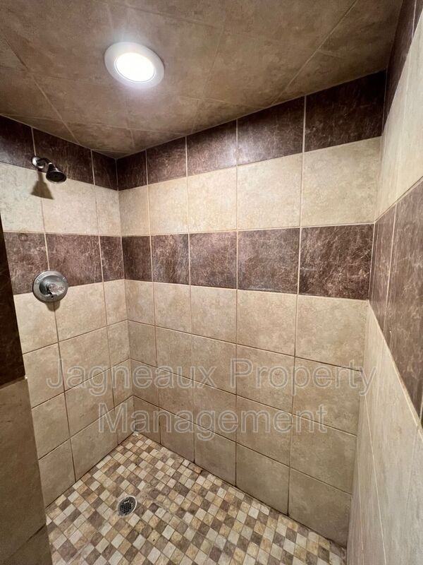 4121 Ridgecrest St - Photo 6 of 10