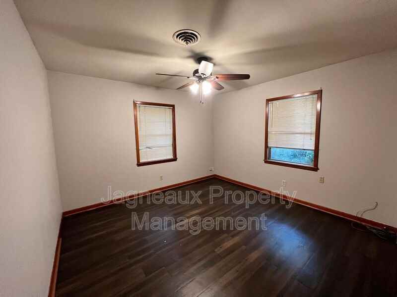 4121 Ridgecrest St - Photo 7 of 10
