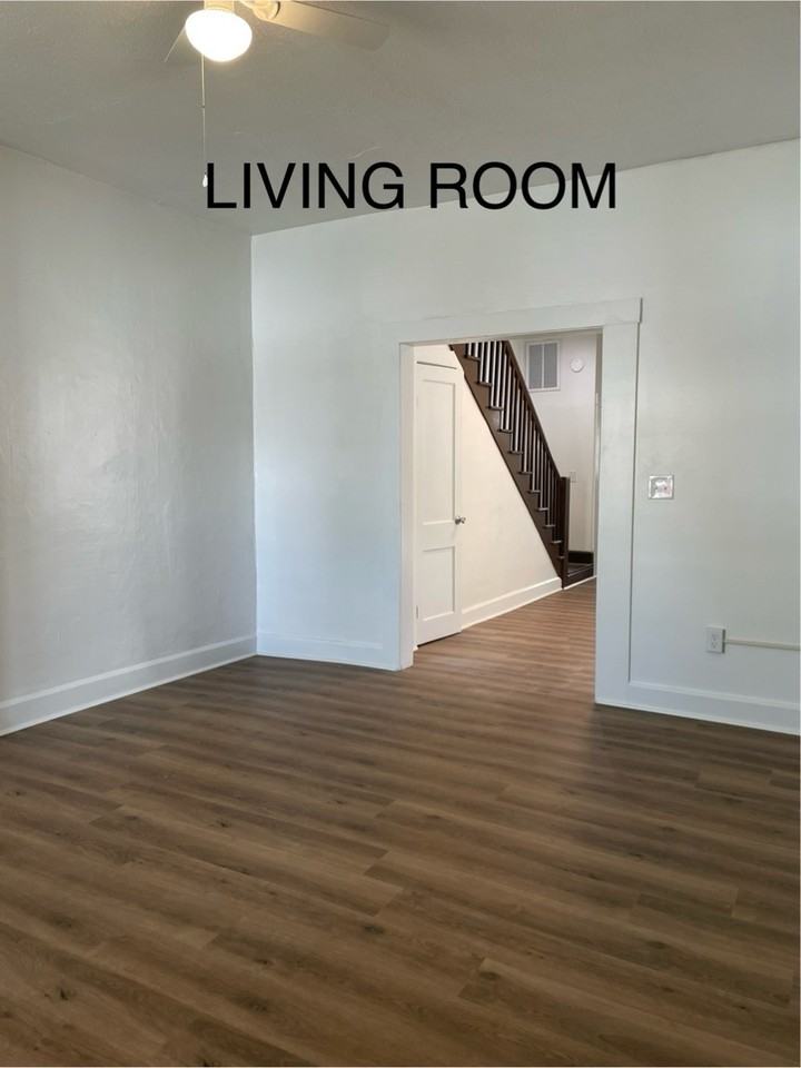 AND: 13th: 221: Duplex - Photo 3 of 12