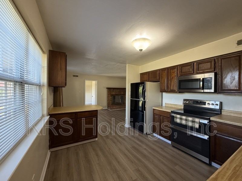 917 Timber Creek Pl - Photo 2 of 21