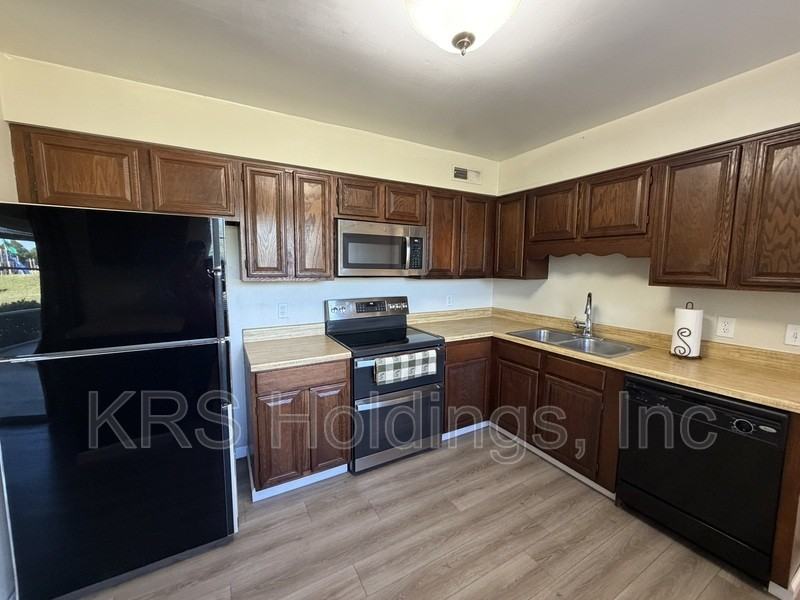 917 Timber Creek Pl - Photo 3 of 21