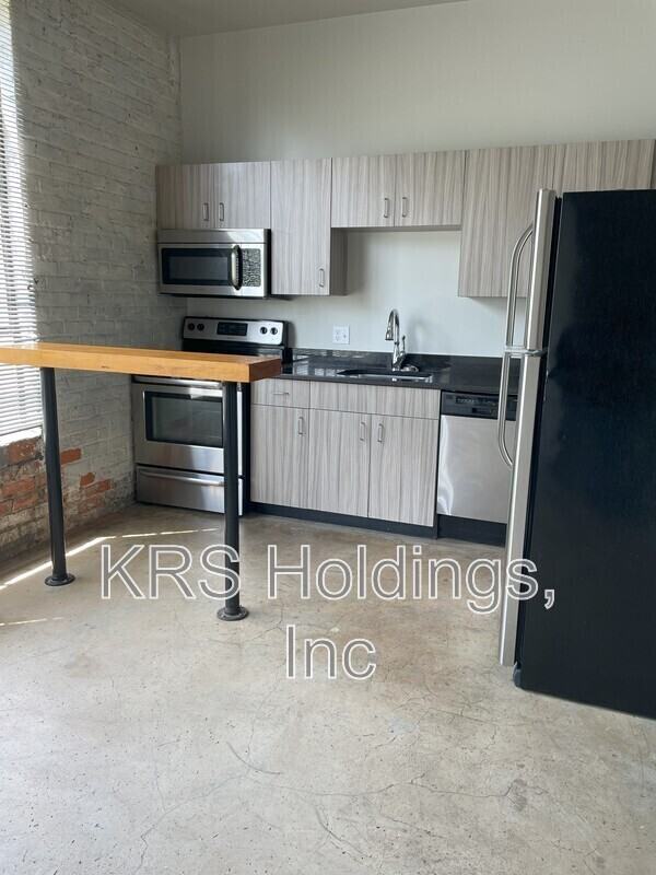 123 Pine St #39 - Photo 5 of 10