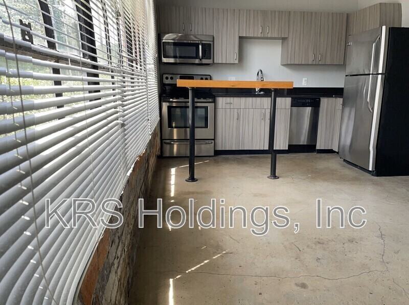 123 Pine St #39 - Photo 6 of 10