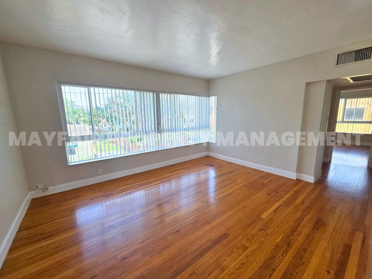 701 Northeast 16th Avenue - Photo 6 of 21