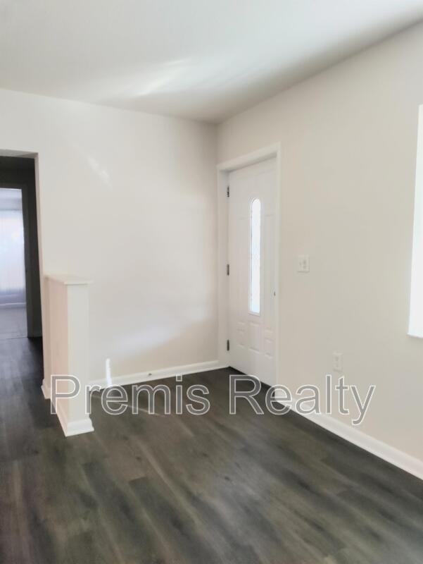 1412 Druid Rd E - Photo 4 of 26