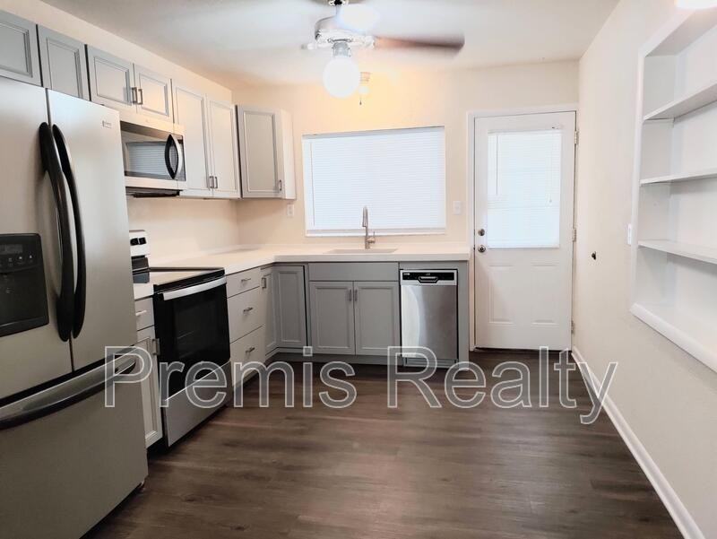 1412 Druid Rd E - Photo 6 of 26