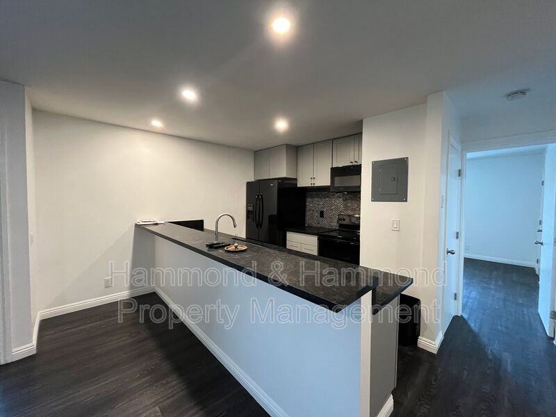20930 Parthenia St #201 - Photo 2 of 8