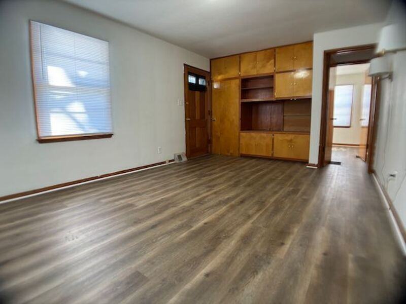 411 W Willcox Ave - Photo 2 of 8