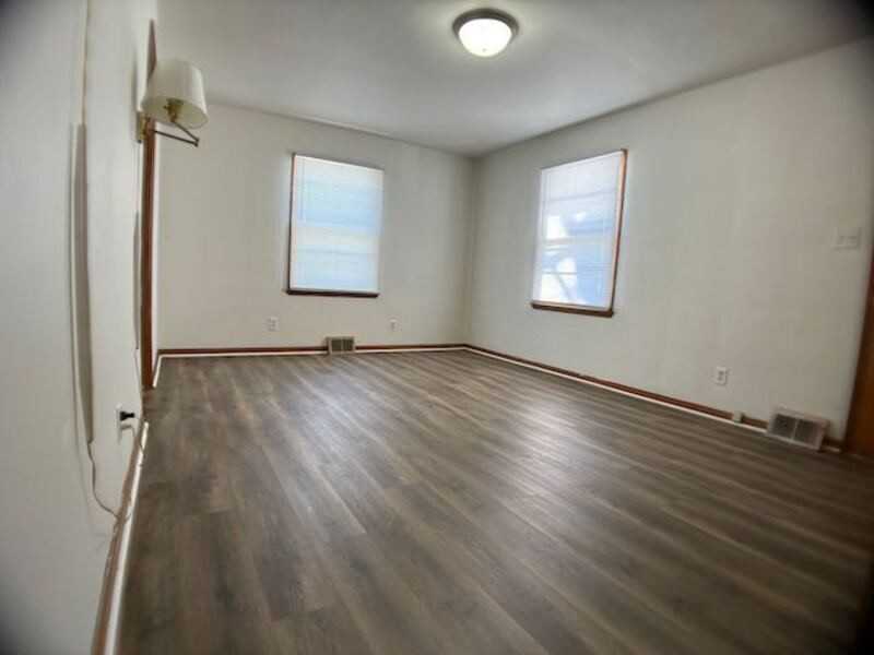 411 W Willcox Ave - Photo 3 of 8