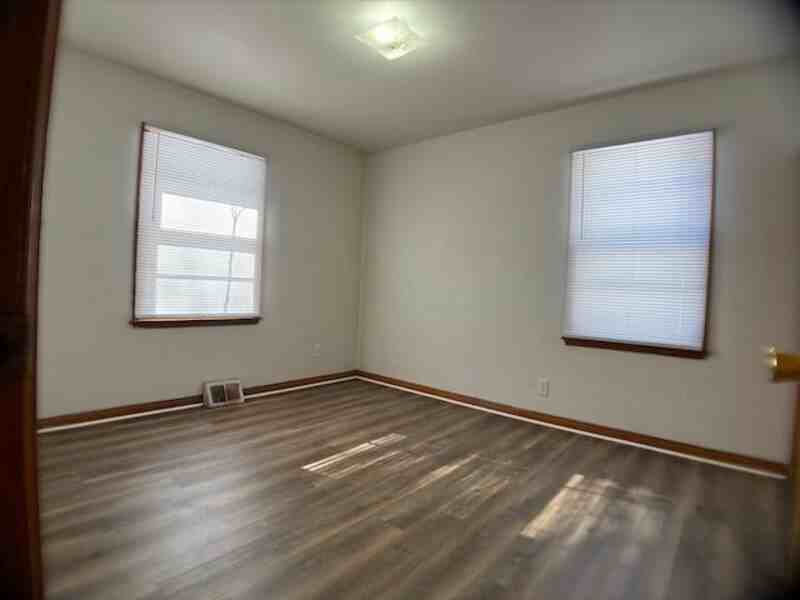 411 W Willcox Ave - Photo 5 of 8