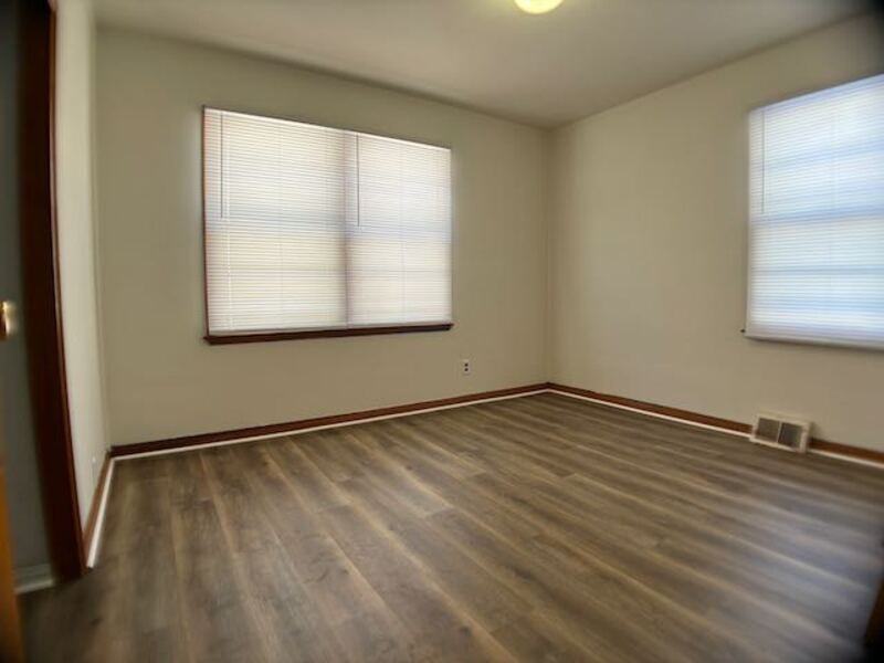 411 W Willcox Ave - Photo 6 of 8