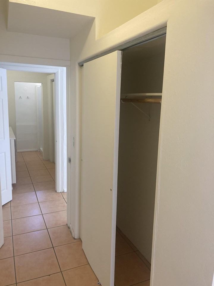 Park Apartments - Photo 7 of 17