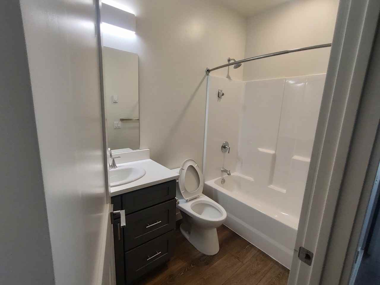 402 North River Street - Photo 2 of 9