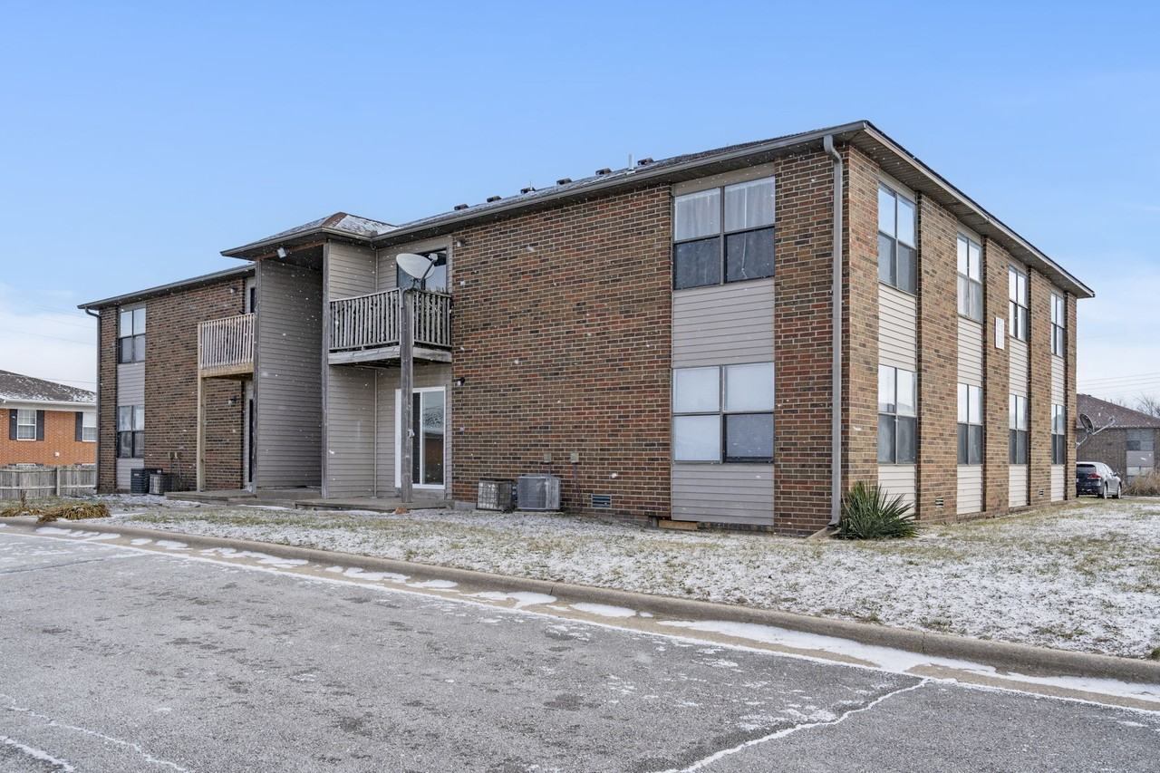 Brett Circle Apartments - Photo 3 of 50