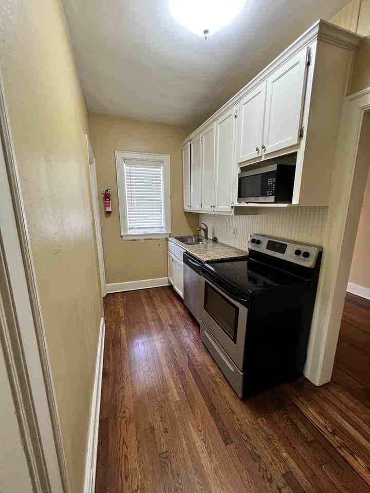 Windsor Court Apts. 804 North 9th Street - Photo 3 of 10