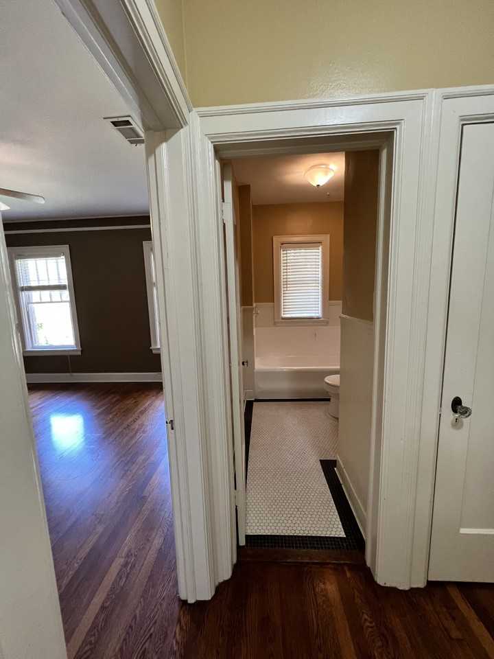Windsor Court Apts. 804 North 9th Street - Photo 5 of 10
