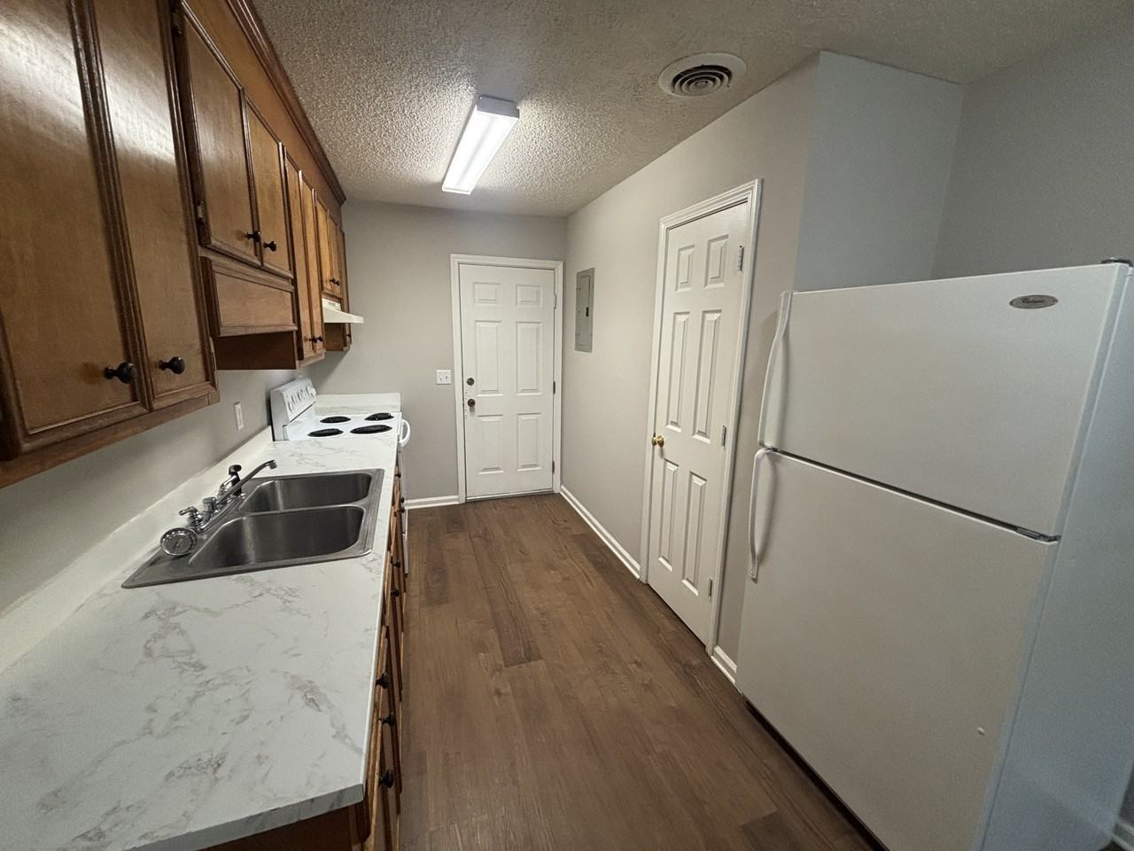 155 North Franklin Drive - Photo 3 of 11