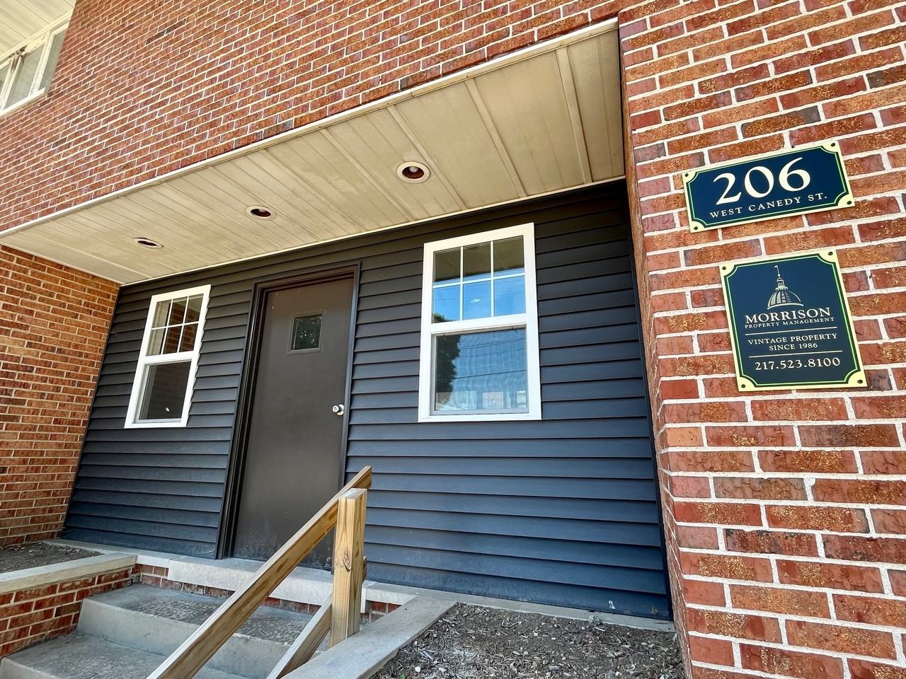 206 W Canedy Street - Photo 2 of 5