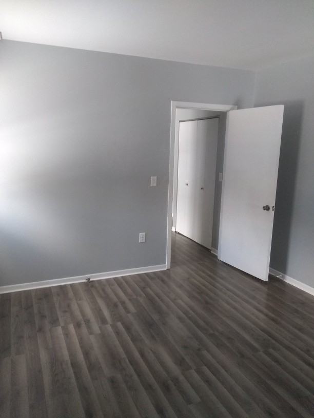 201 E 3rd St - Maple Manor Apts - Photo 3 of 19
