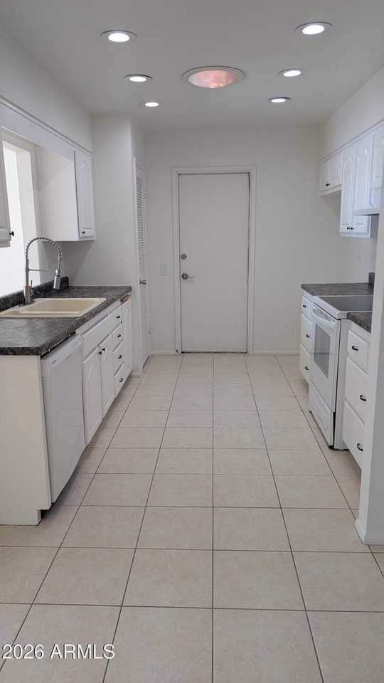 10631 W Desert Rock Dr - Photo 5 of 13