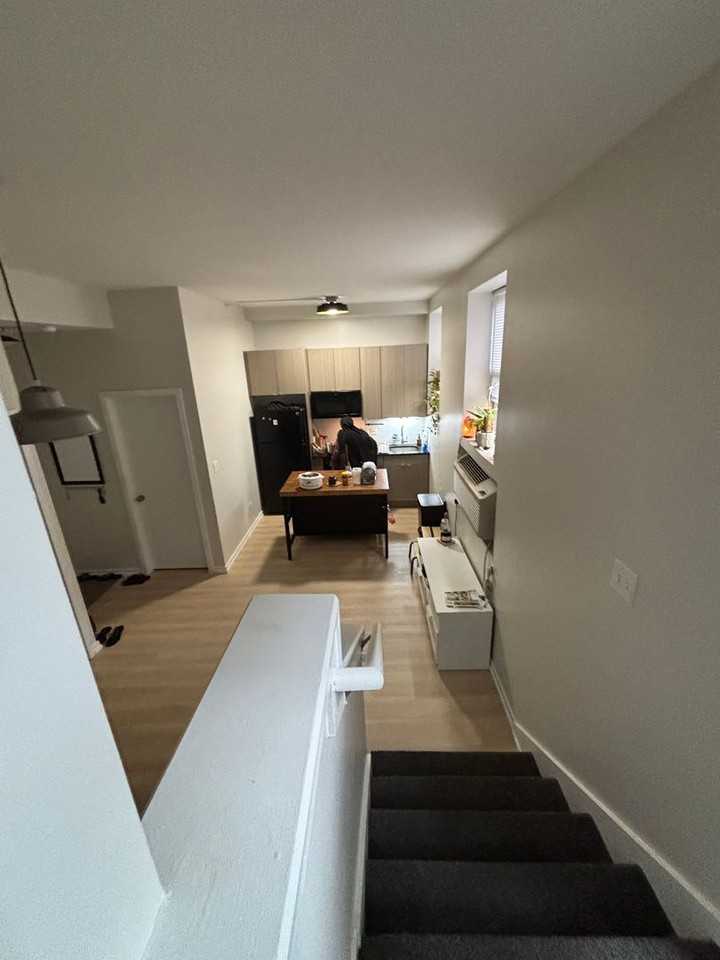 5051 N Kenmore Ave - Photo 3 of 11