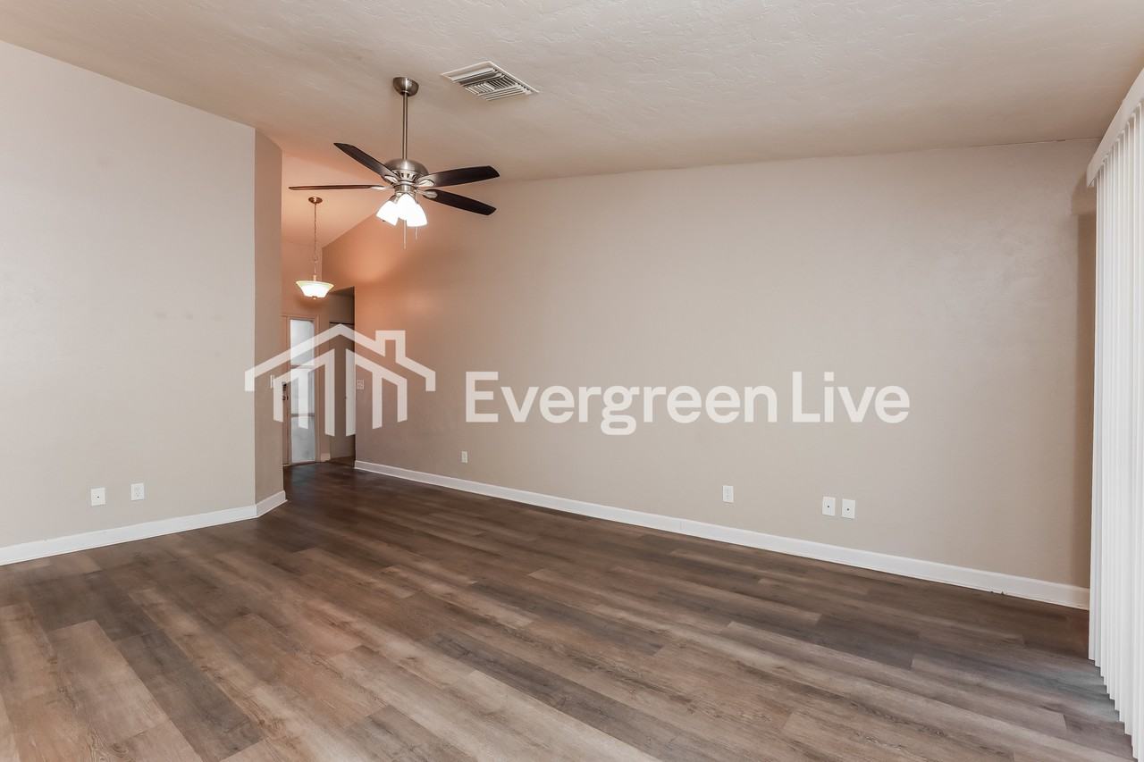 10240 E Vicksburg St - Photo 2 of 15