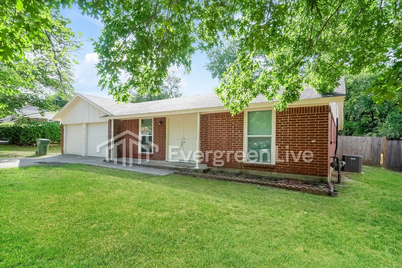 916 Gettysburg Pl - Photo 2 of 19