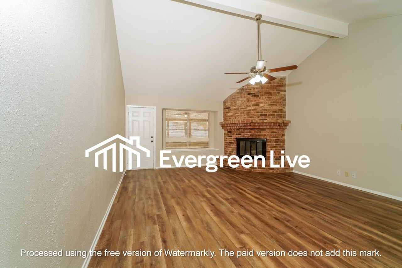 4917 Crestwood Dr - Photo 4 of 15