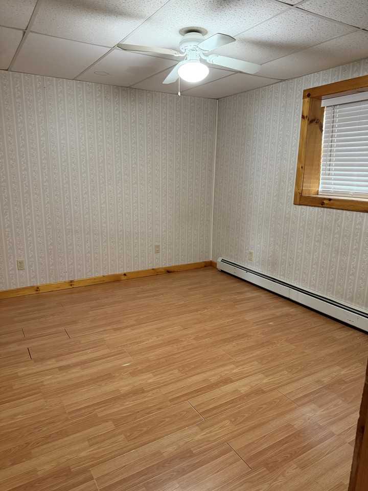 Endicott St #1R - Photo 5 of 6