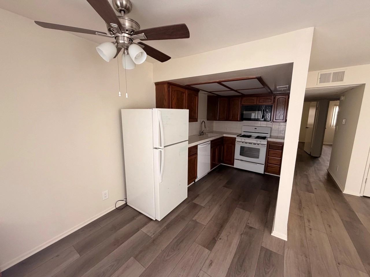 11215 Camarillo Street, - Photo 4 of 44