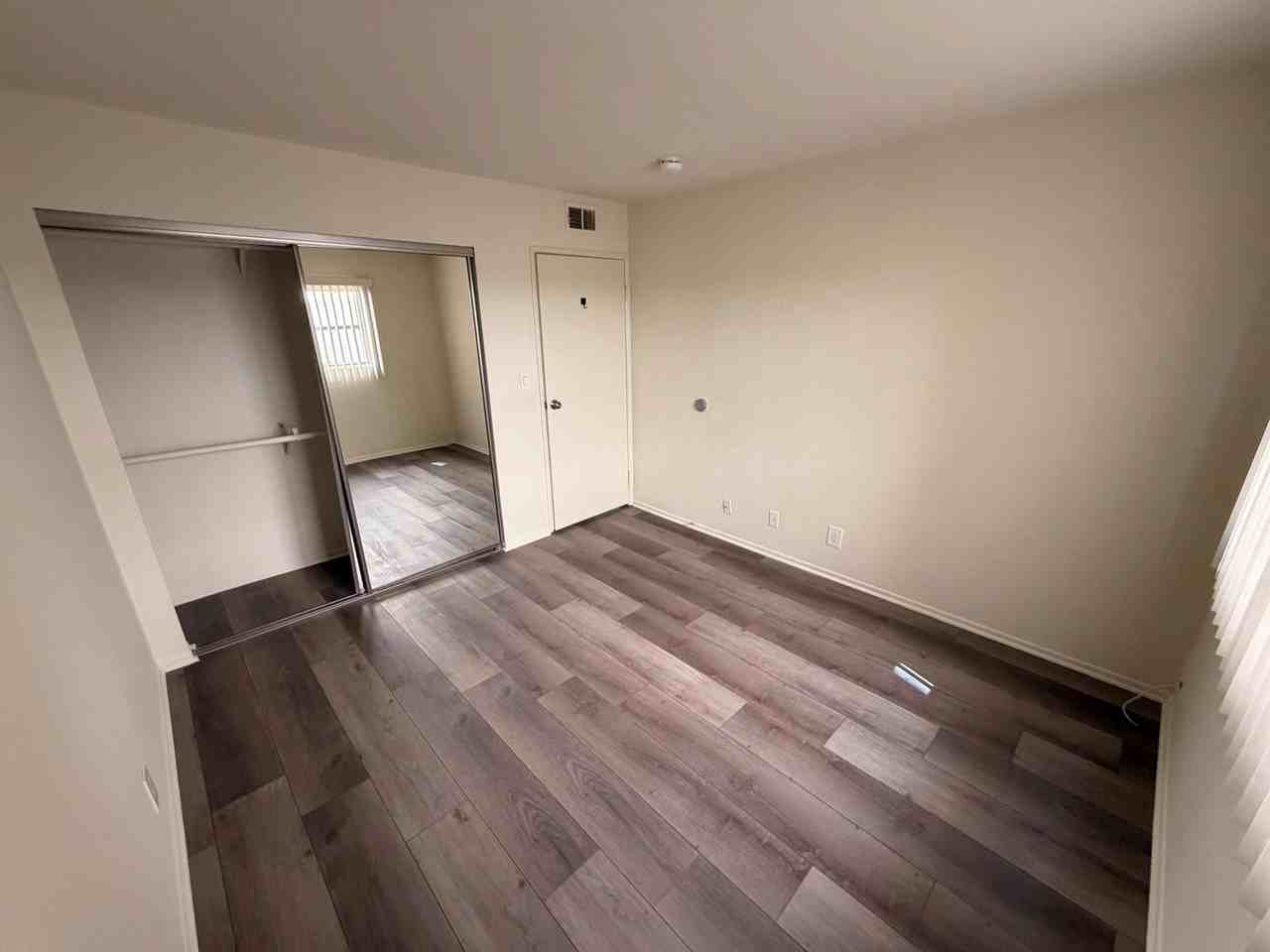 11215 Camarillo Street, - Photo 6 of 44