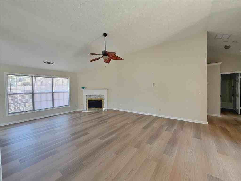 902 Conners Cv - Photo 2 of 11
