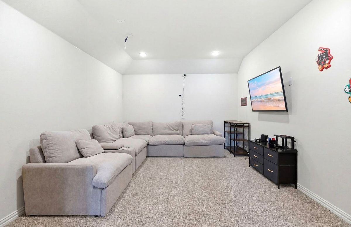 2071 Chelsea Grv - Photo 5 of 10