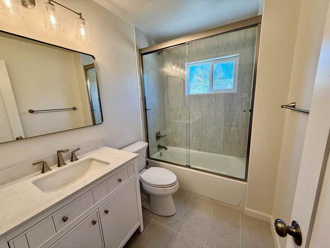 1205 S Grape St - Photo 5 of 9