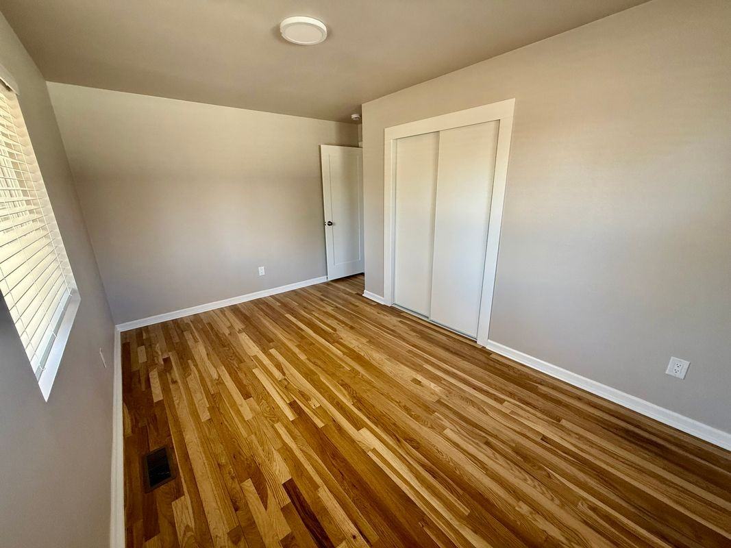 1205 S Grape St - Photo 6 of 9