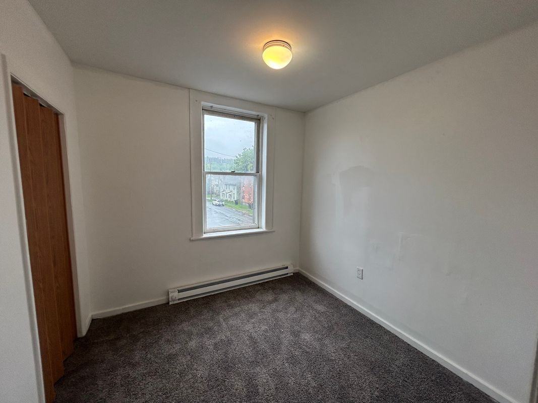 663 2nd Ave Apt 2s - Photo 2 of 6