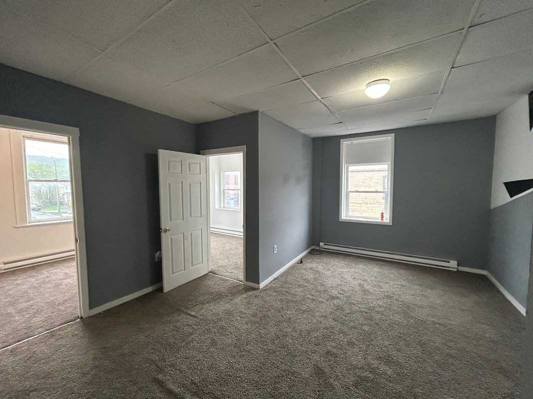 663 2nd Ave Apt 2s - Photo 3 of 6