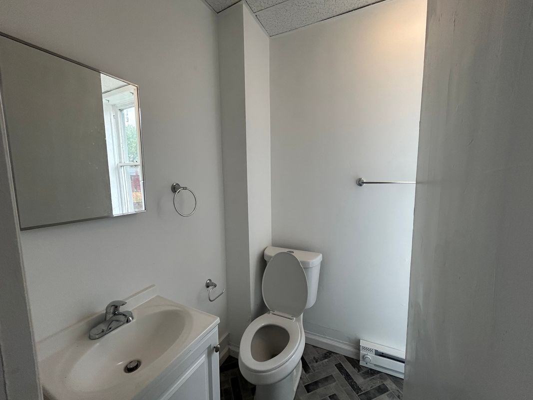663 2nd Ave Apt 2s - Photo 5 of 6