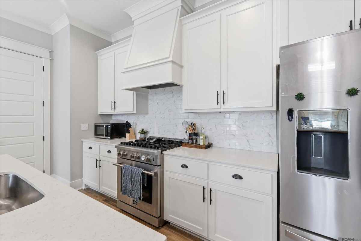 305 Saint Thomas Ln - Photo 7 of 17