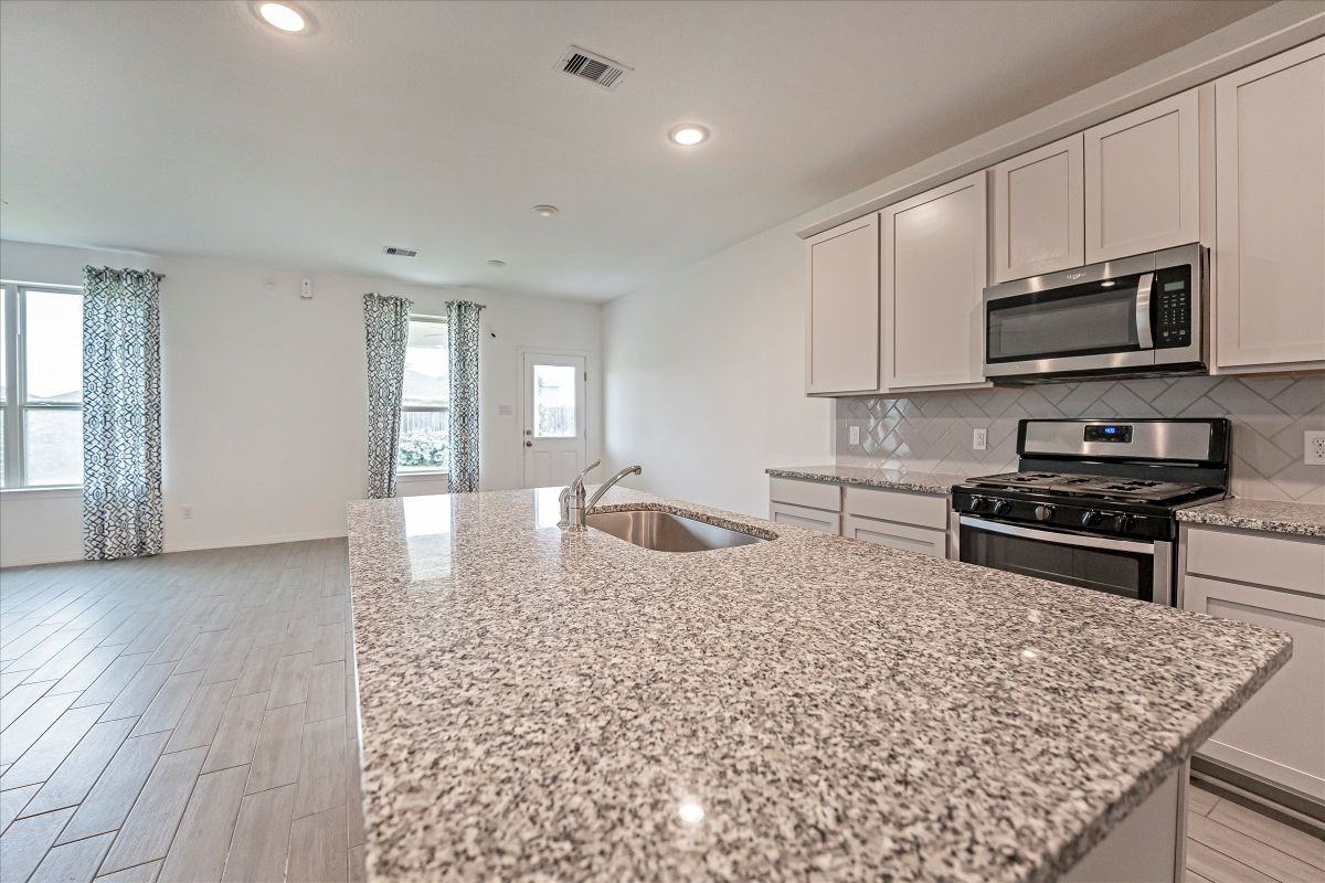 5806 Aurora Greens Ln - Photo 5 of 50