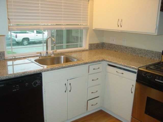 9952 Vanguard Dr - Photo 5 of 9