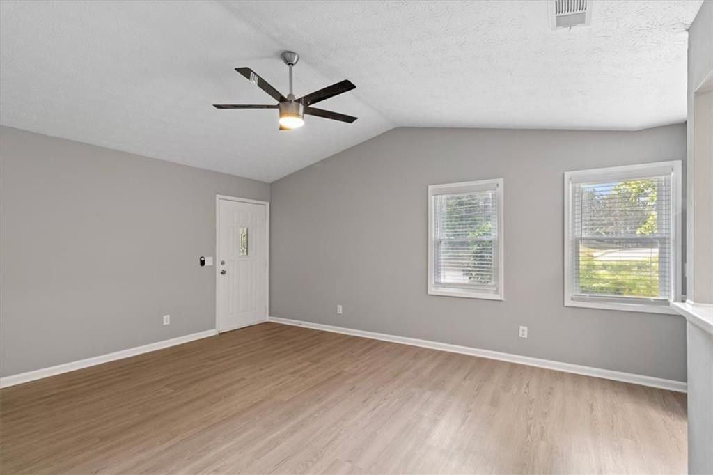 894 Five Forks Trickum Rd - Photo 4 of 28