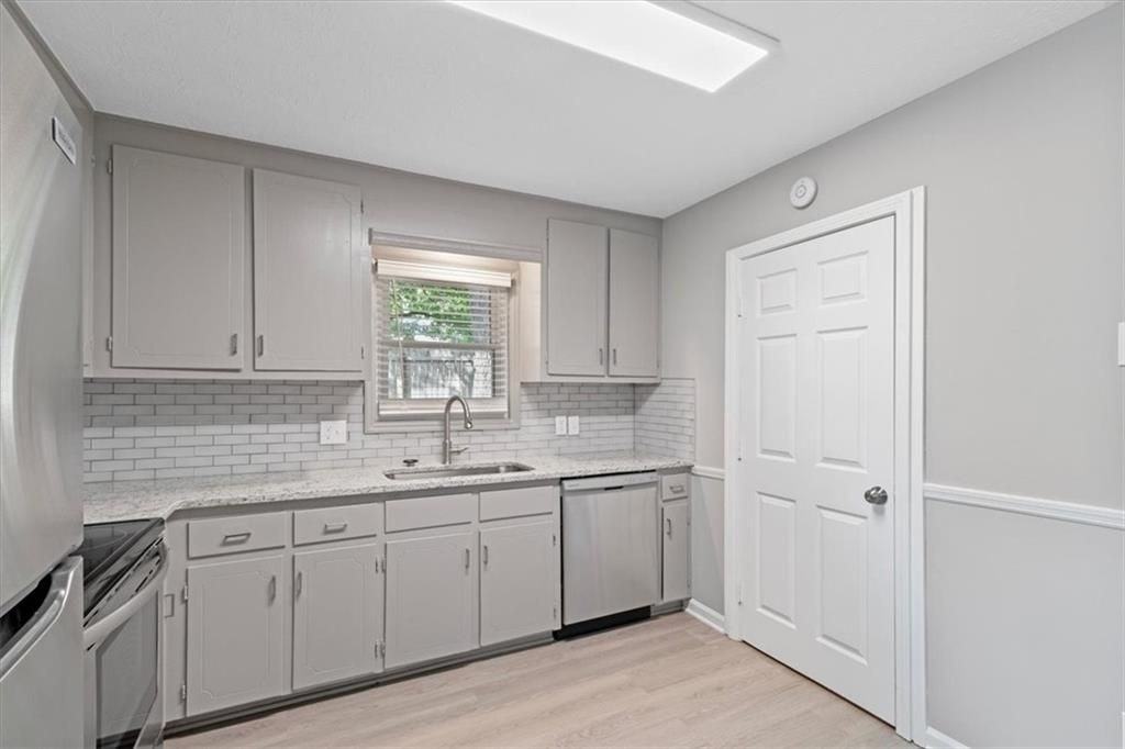894 Five Forks Trickum Rd - Photo 5 of 28