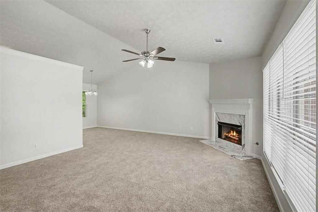 488 Barclay Ct - Photo 4 of 25