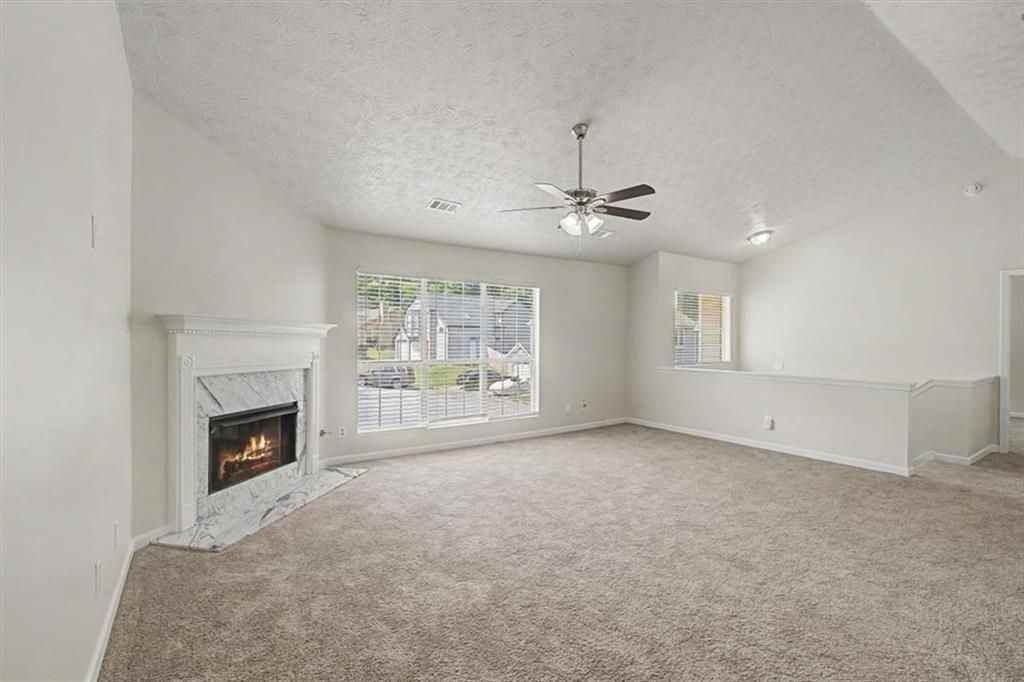 488 Barclay Ct - Photo 5 of 25