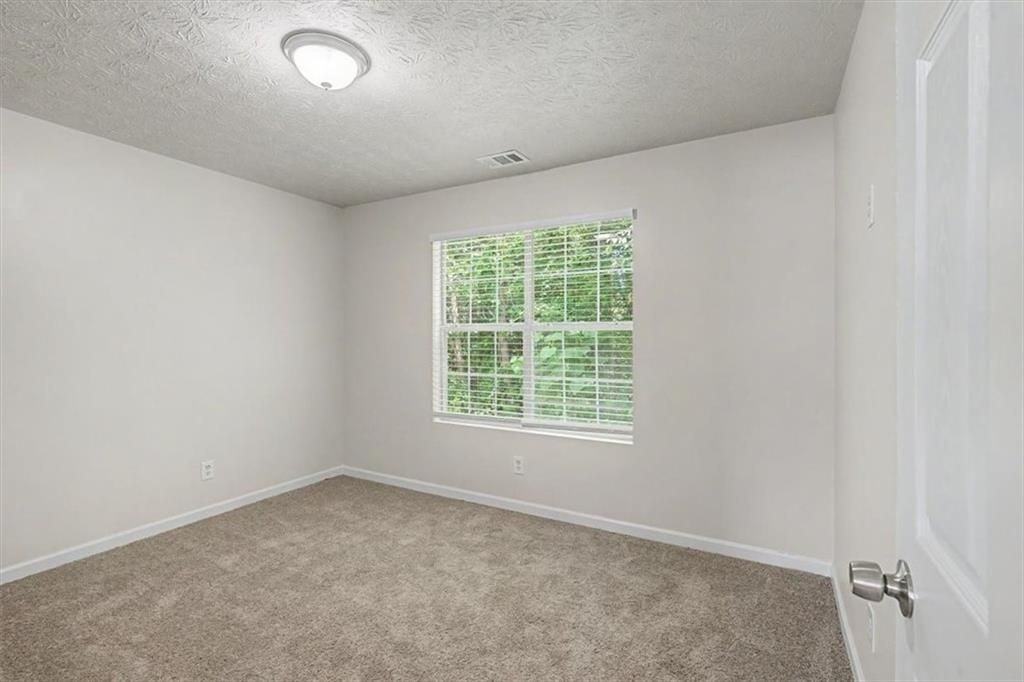 488 Barclay Ct - Photo 7 of 25