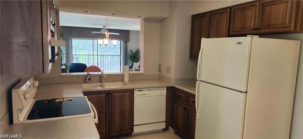 221 Fox Glen Dr - Photo 3 of 34