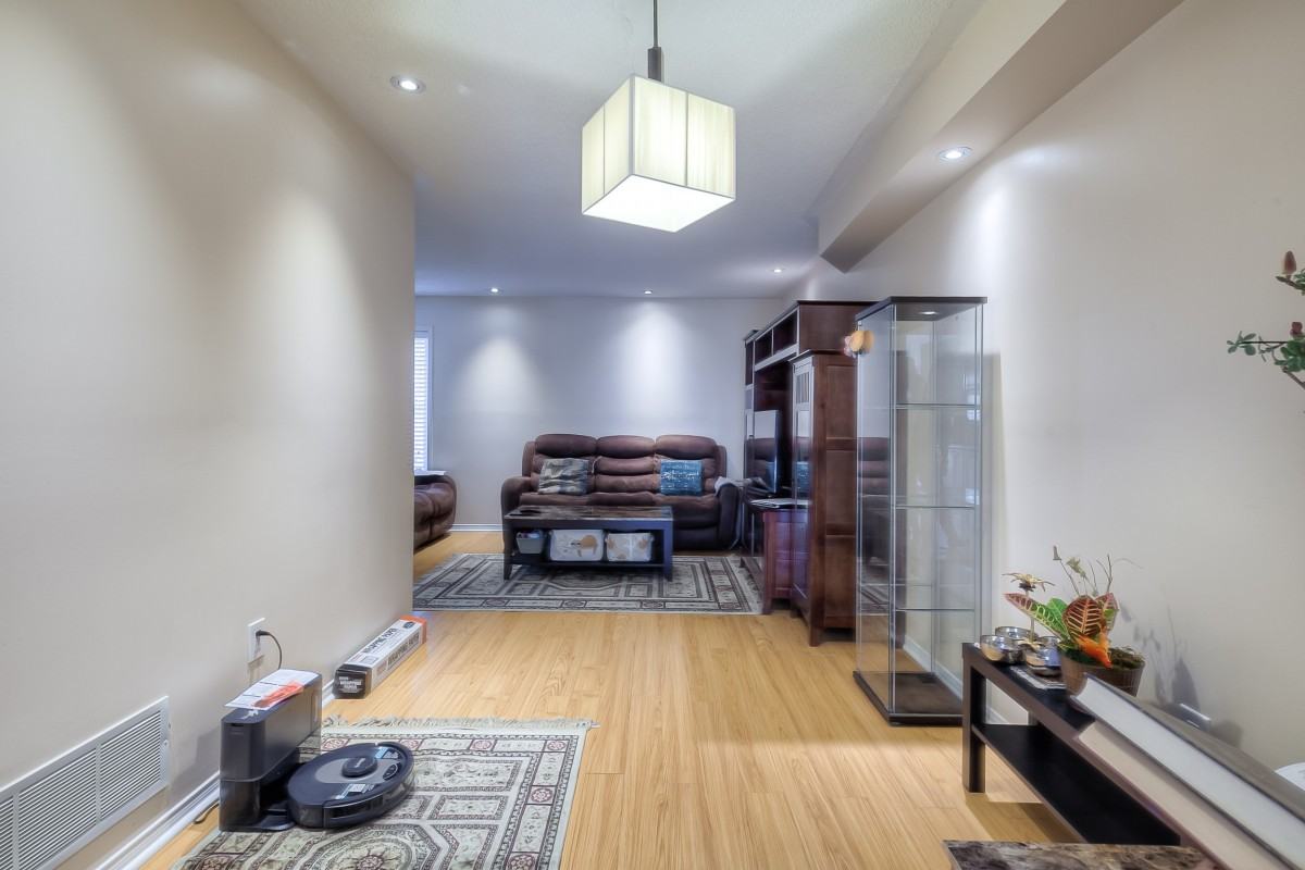 2555 Thomas St #107 - Photo 6 of 36