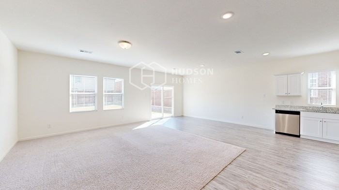 744 Devonshire Dr - Photo 4 of 37